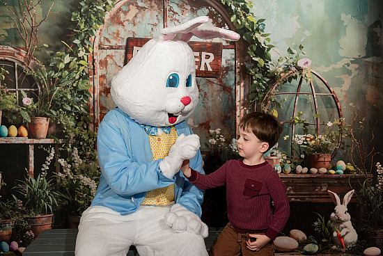 Photos w/ Easter Bunny 3/23/2024 @ Gatherings at Station 10